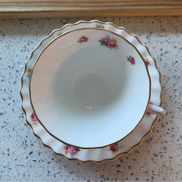 ROYAL DOULTON Rosebud Swirled Footed Cup & Saucer Set - Picture 3 of 13